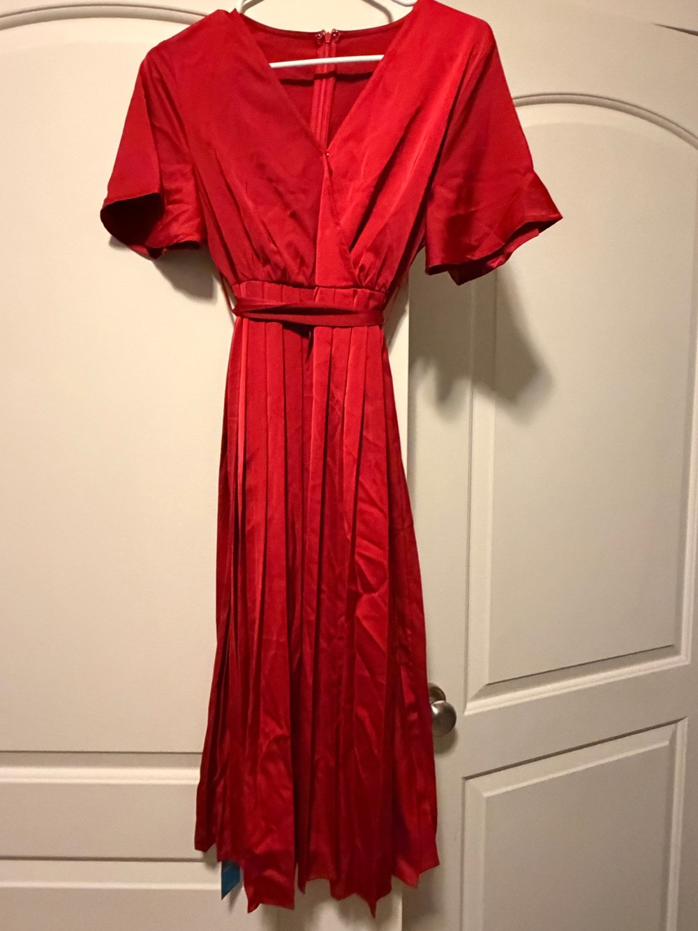 Elegant Red V-Neck Pleated Women's Dress S